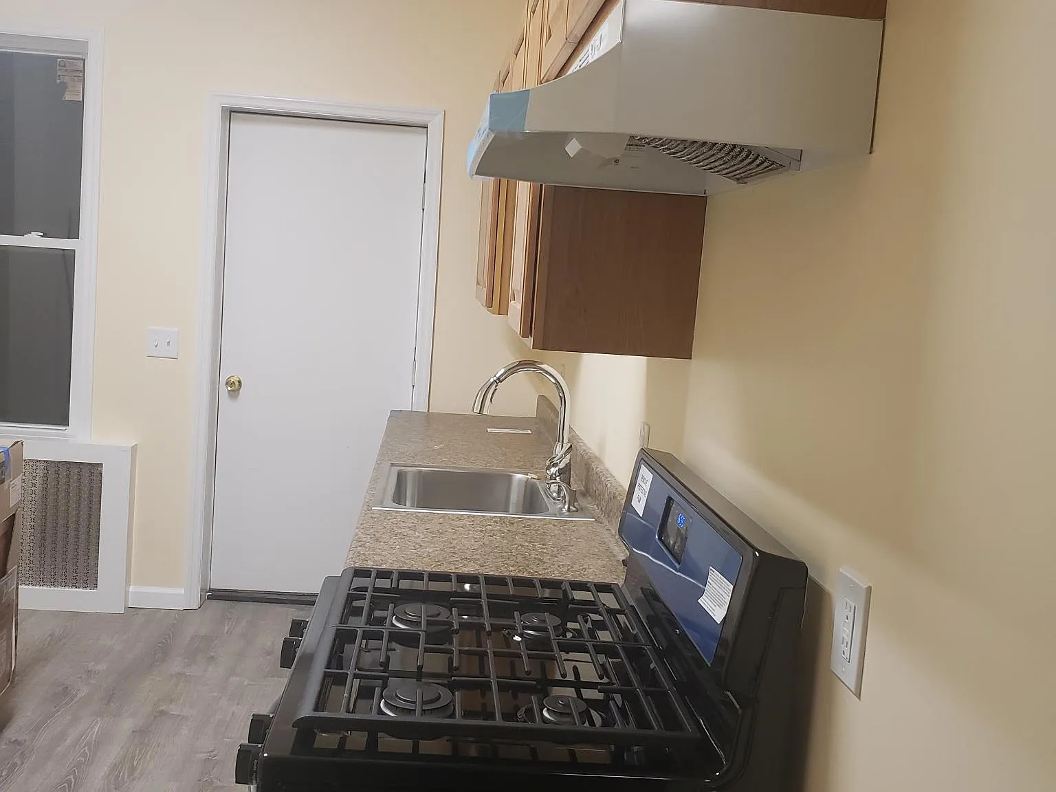 4 Columbus Pl — Photo 2