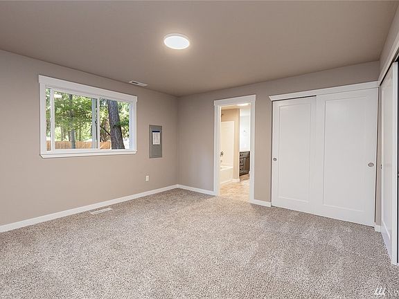 2nd image of 1603 Susan Ct SE