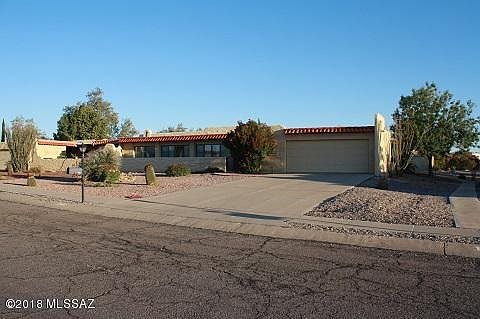 1st image of 1000 W Calle Del Regalo