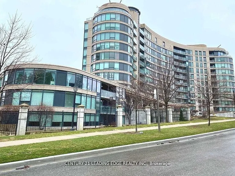 18 Valley Woods Rd #Penthouse 204 — Photo 34