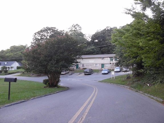 5th image of 306 Sweetland Dr