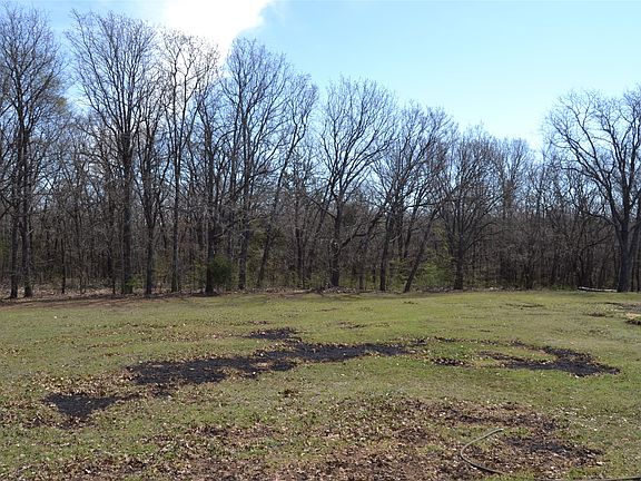 5th image of 17414 Bridgeview Rd