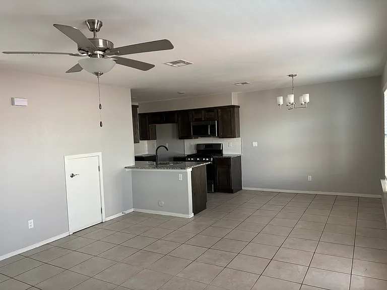 11501 Summer Dr #B — Photo 2