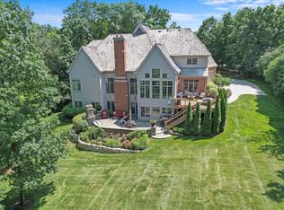 25172 N Pawnee Rd, Barrington, IL 60010