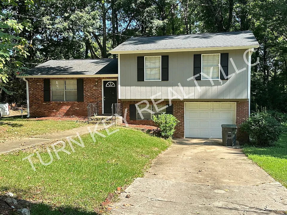 1608 Azalea Dr