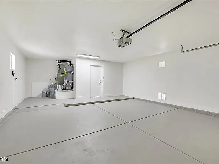 8513 Glenmore Dr — Photo 16