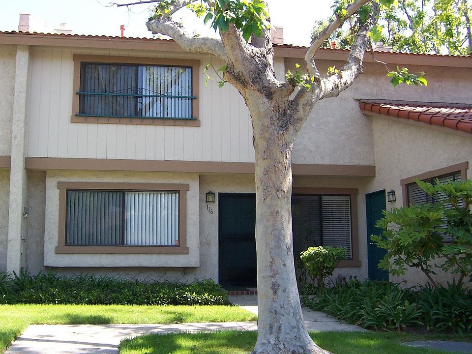 Beat The Bank! Terrific Townhome!