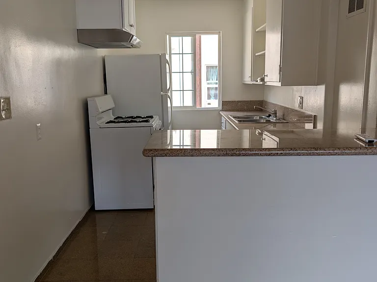5214 El Verano Ave #6 — Photo 16