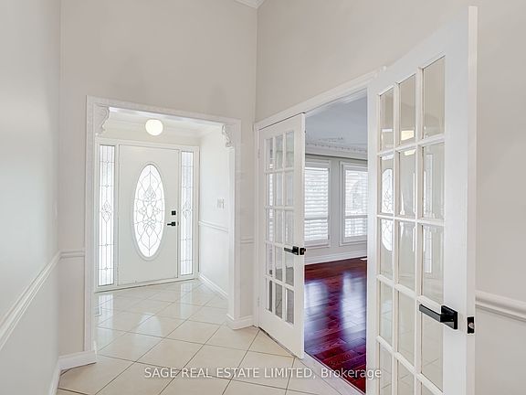 5th image of 40 Beamsville Dr