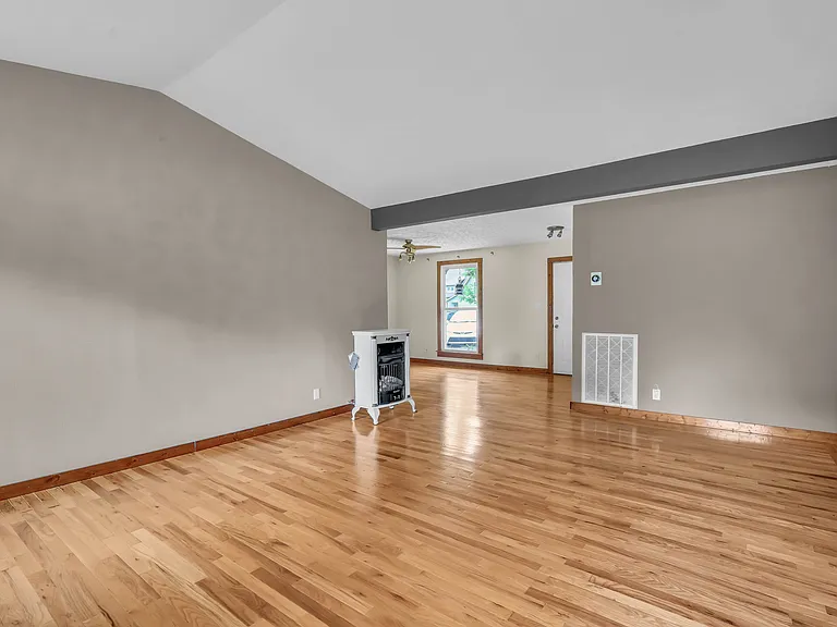 777 Helton Dr — Photo 9