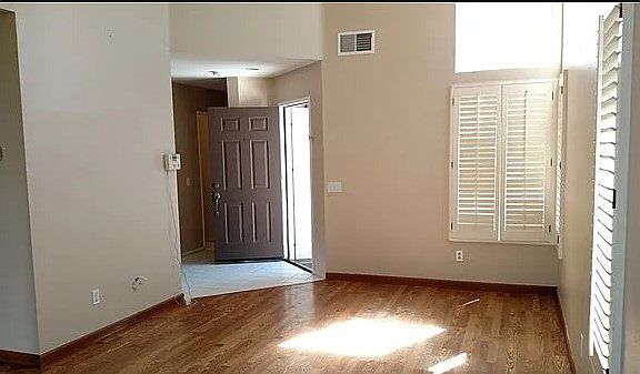 3rd image of 44681 Ashbury Pl