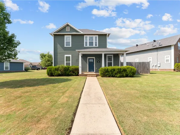 1308 S Lyndon Xing, Fayetteville, AR 72704