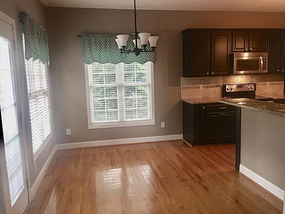 5th image of 417 Coffey Ave