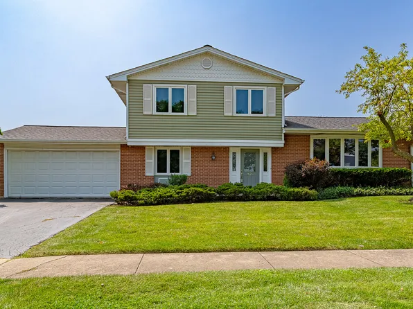 1625 Von Braun Trl, Elk Grove Village, IL 60007