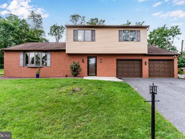 4913 Janelle Dr, Harrisburg, PA 17112