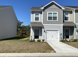37 Bloomsbury St, Falling Waters, WV 25419