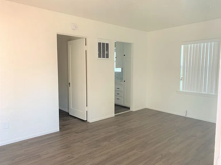 732-734 Zanzibar Ct — Photo 7