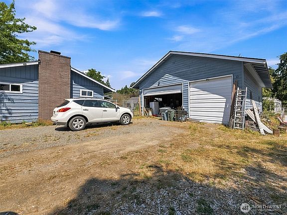 4th image of 10723 59th Avenue E