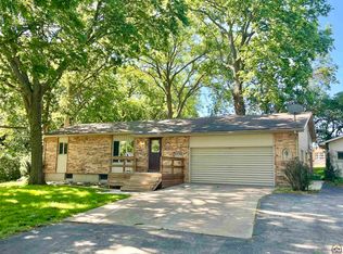 109 Sunrise Ct, Ozawkie, KS 66070