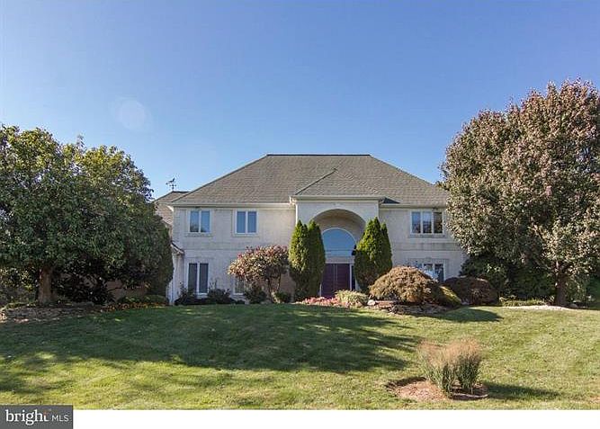 2nd image of 1403 Lloyd Rd