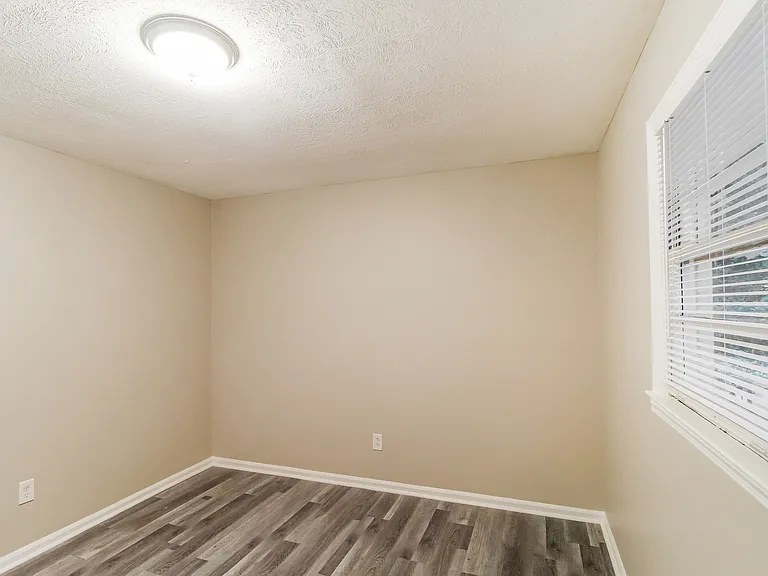 135 Wildwood Dr — Photo 14