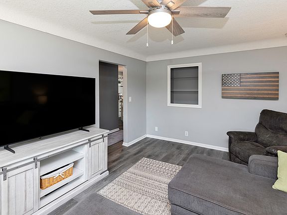 5th image of 814 SE Oak Dr