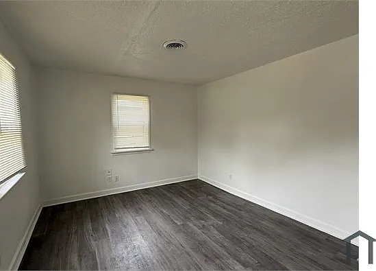 470 Mueller Ave — Photo 5