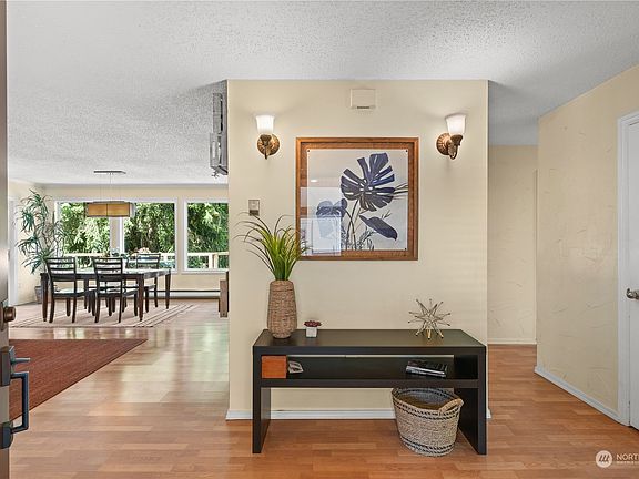 5th image of 1121 NE Sunset Way
