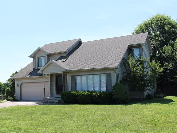 3rd image of 305 Teakwood Dr