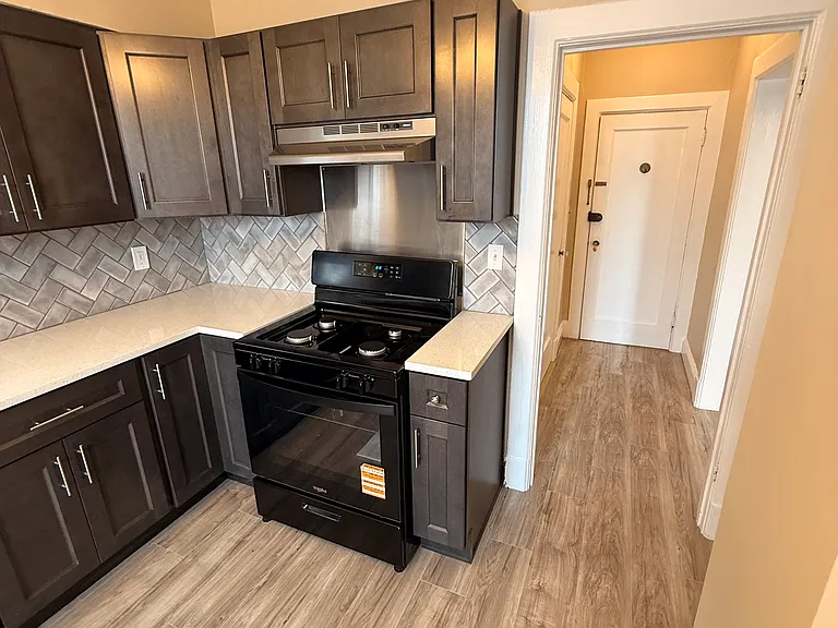 48 Grand Ave #2R — Photo 7