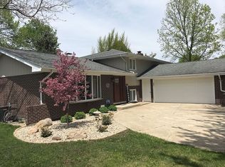 1217 Shagbark Rd, New Lenox, IL 60451