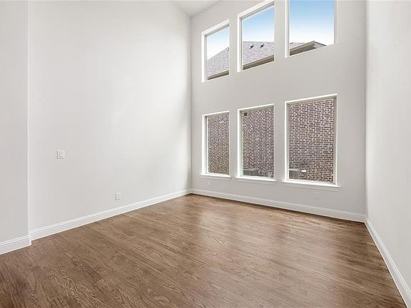 5th image of 2136 Nassau Dr