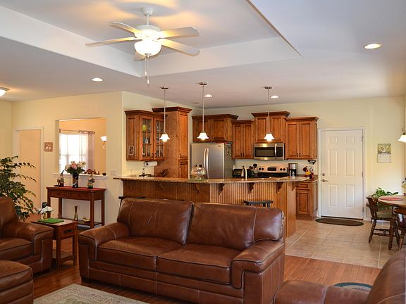 5th image of 407 Millwood Drive