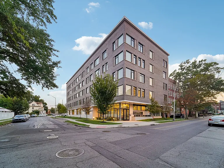 475 William St. — Photo 36