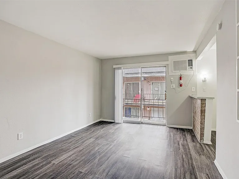 2322 Dunlavy St #10 — Photo 5