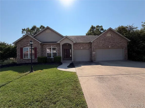 6 White Fang Dr, Glen Carbon, IL 62034