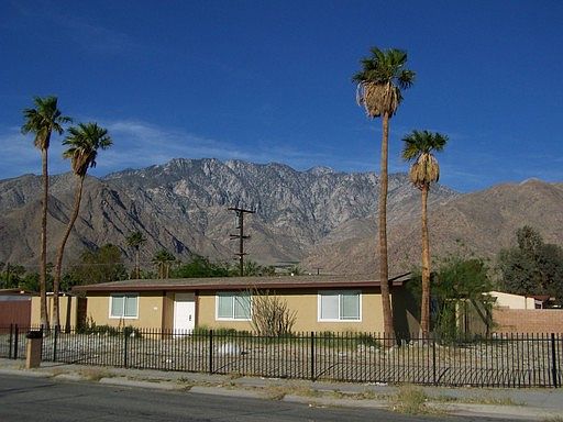 1st image of 693 W Gateway Dr