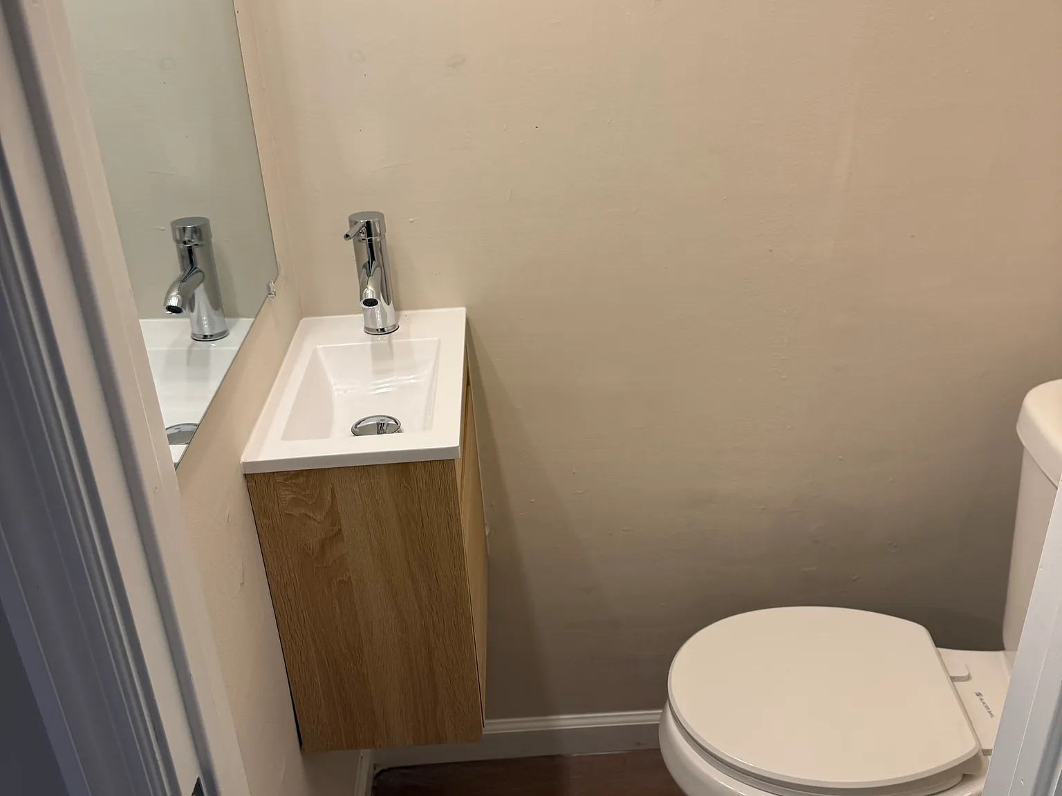1 bed, 1.5 bath, 780 sqft, $1,550 — Photo 3