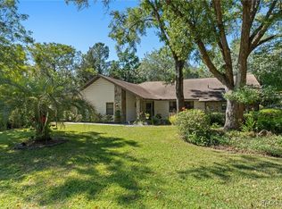 214 Pine St, Homosassa, FL 34446