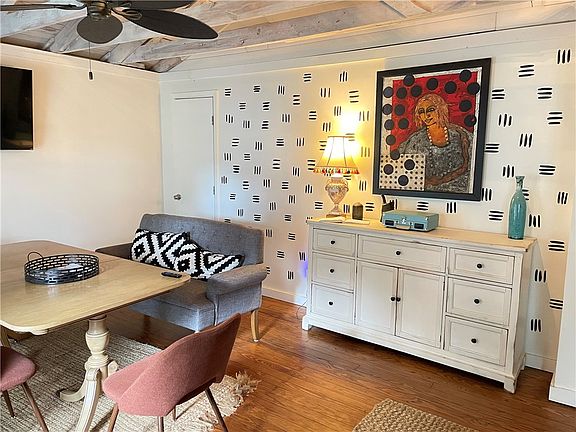 COMBINED LIVING/DINING ROOM