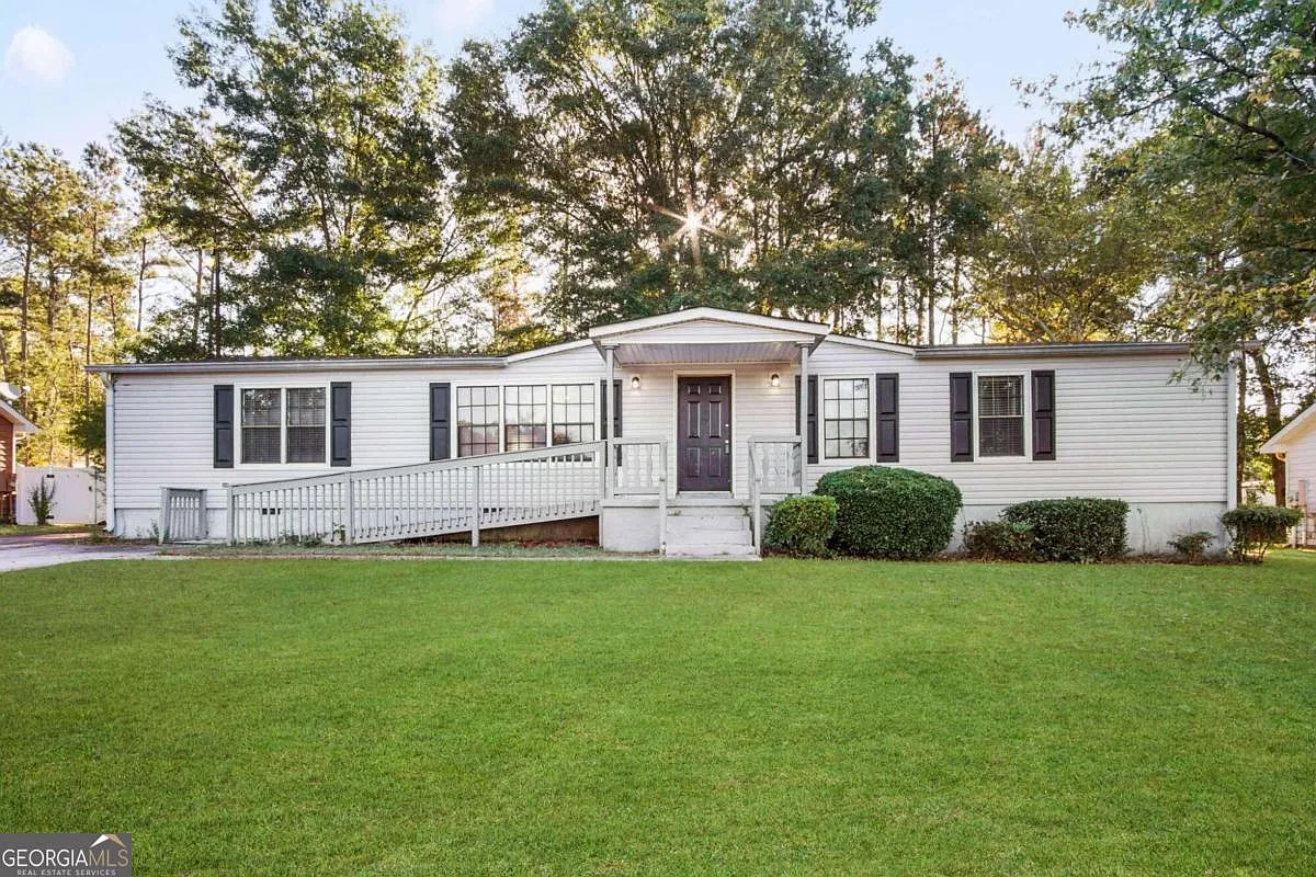 60 Greenview Dr photo 1