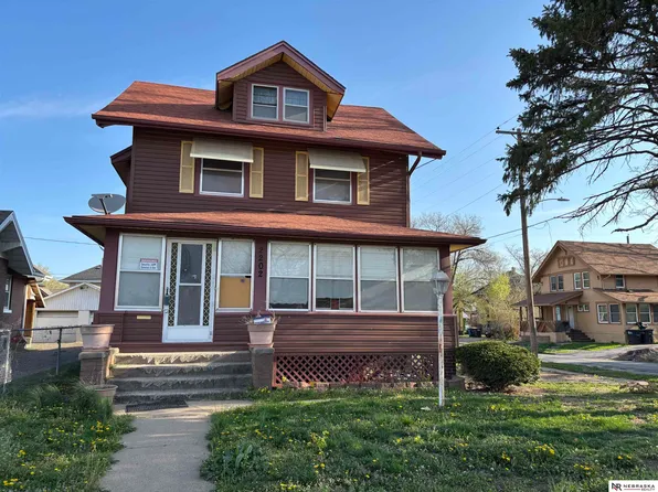 2202 Pinkney St, Omaha, NE 68110