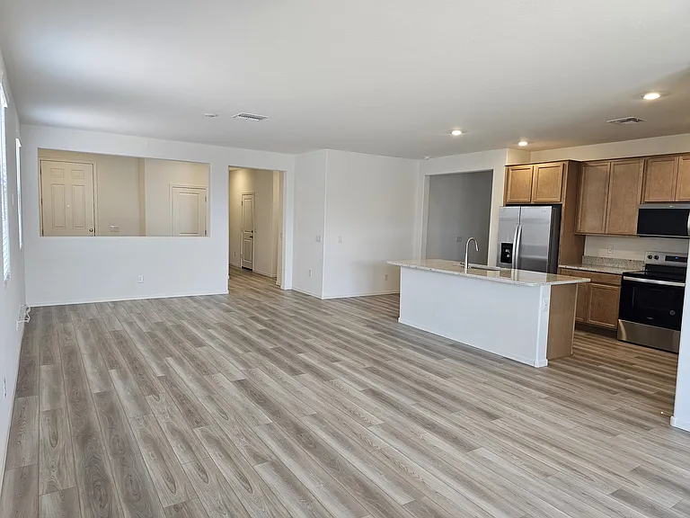 1447 W Pima Ave — Photo 5