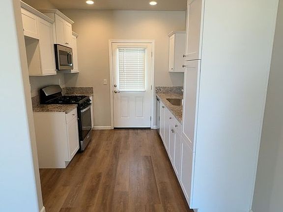 5th image of 505 S Summit St Unit 101-104