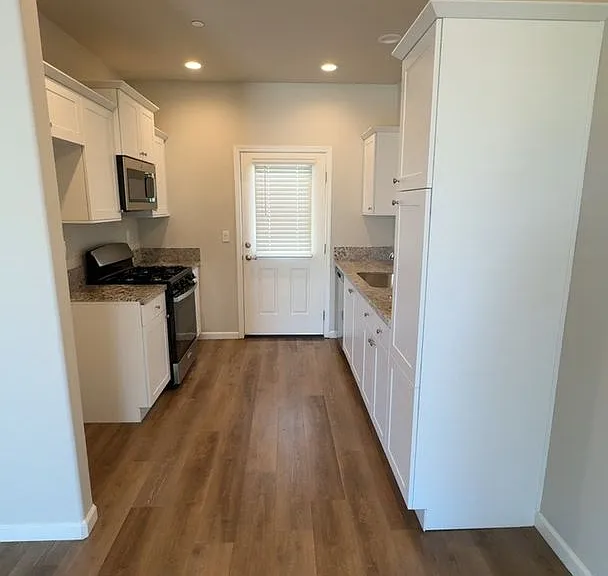 505 S Summit St #101-104 — Photo 5