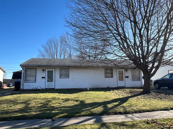 944 Garfield Dr, Rochelle, IL 61068