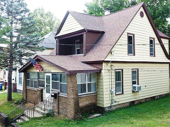 2nd image of 1075 Quarry Ave NW