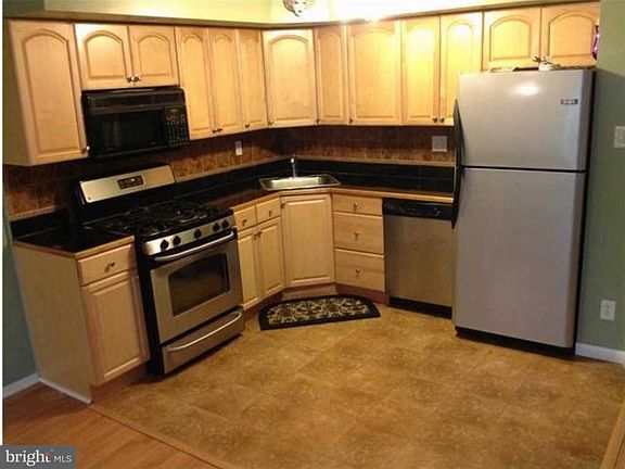 5th image of 239A Shawmont Ave #10A1