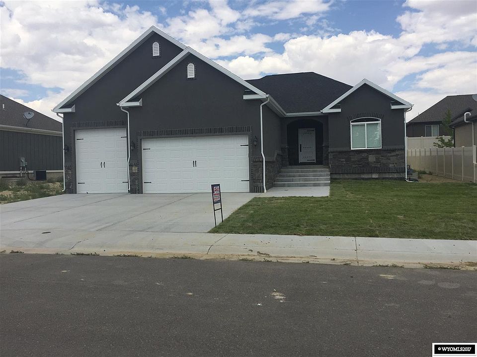 1st image of 3249 Temple Peak Dr