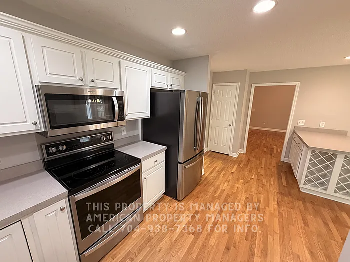 103 Whitney Ct — Photo 5